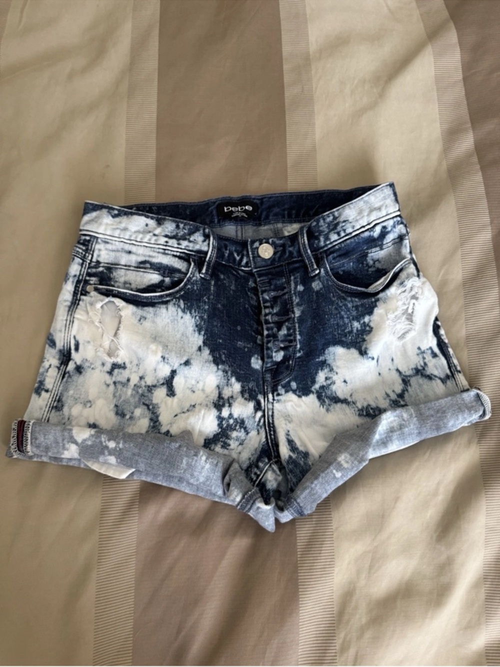 bebe Bleached High-Rise Rolled Hem Denim Shorts - Blue & White
